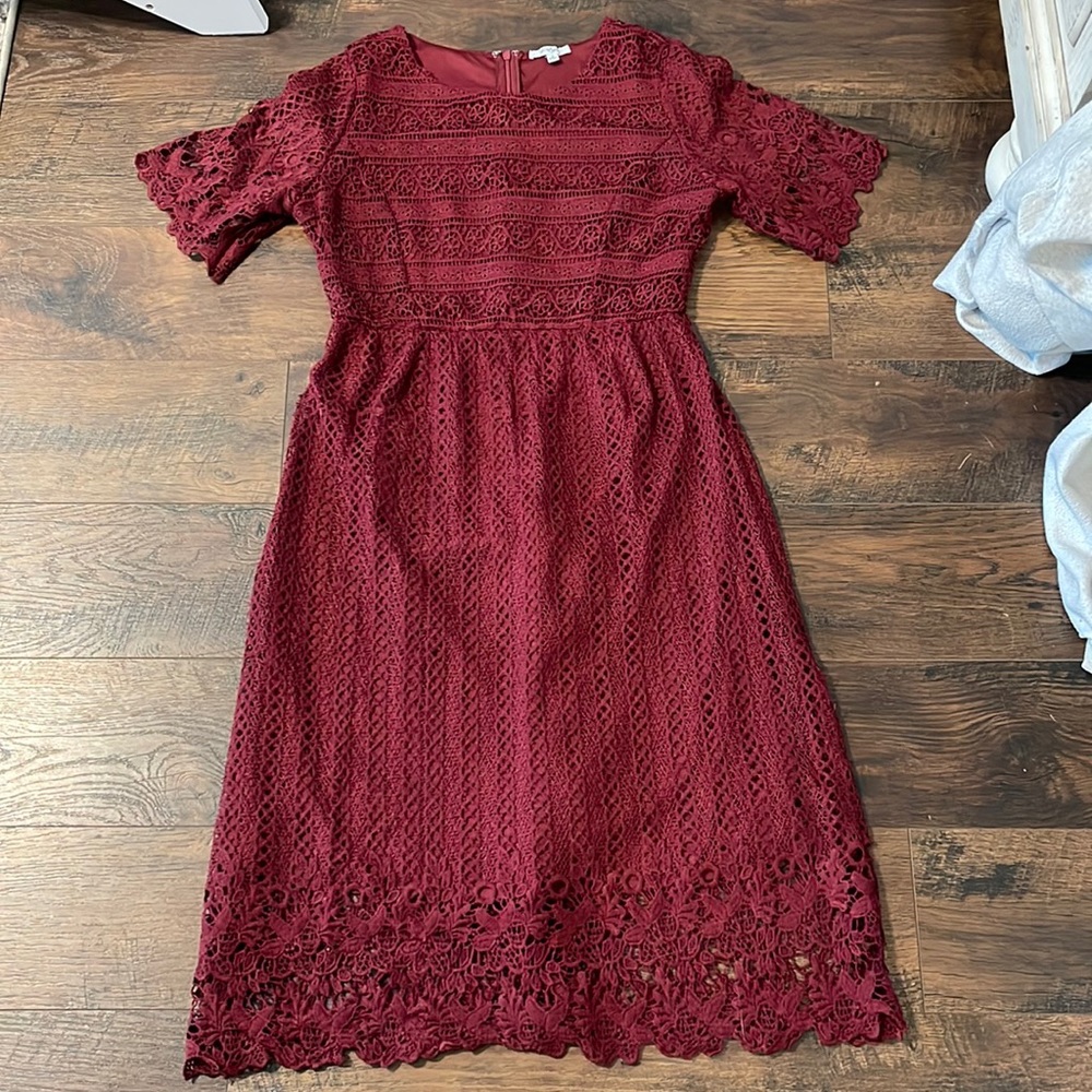Fehrnvi never worn wine lace midi dress